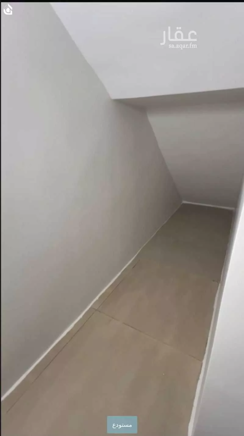 فيلا 4 غرف في العارض 18