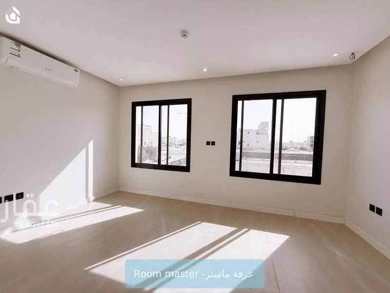 فيلا 4 غرف في العارض 9