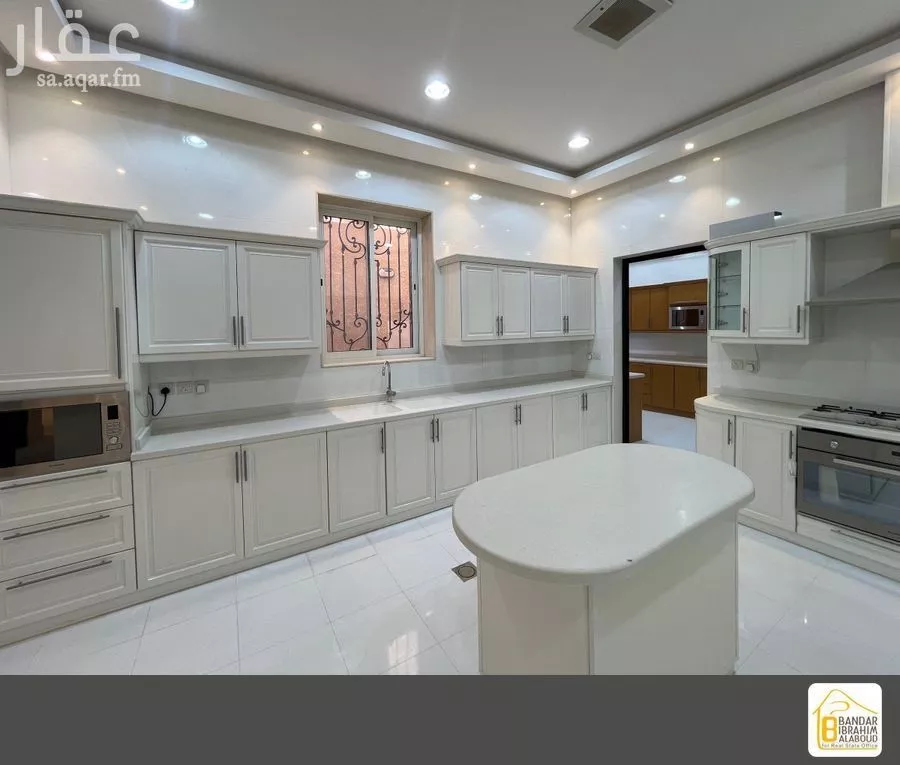 8 bedroom villa in Al Yasmin 16