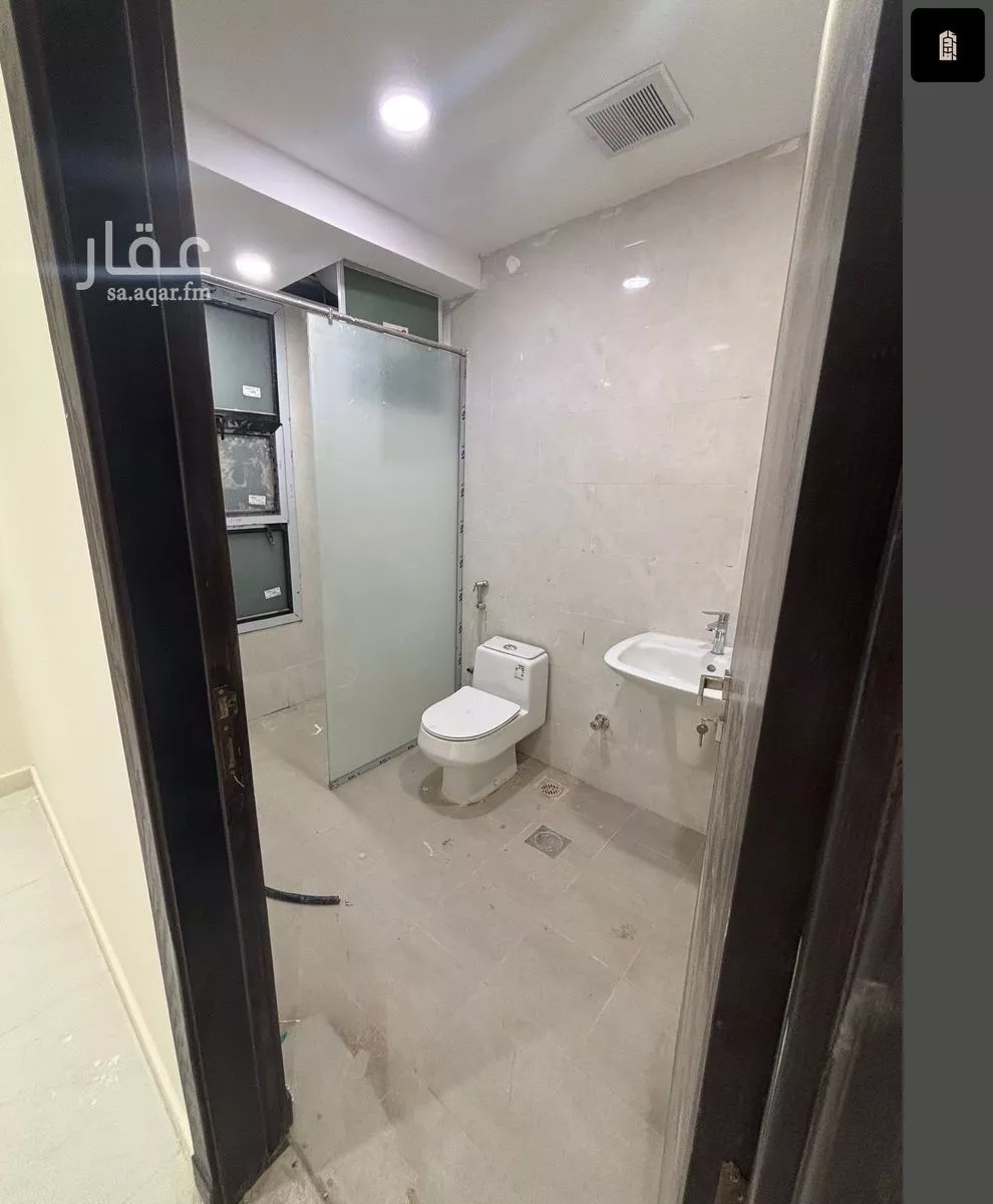فيلا 7 غرف في الجنادرية 9