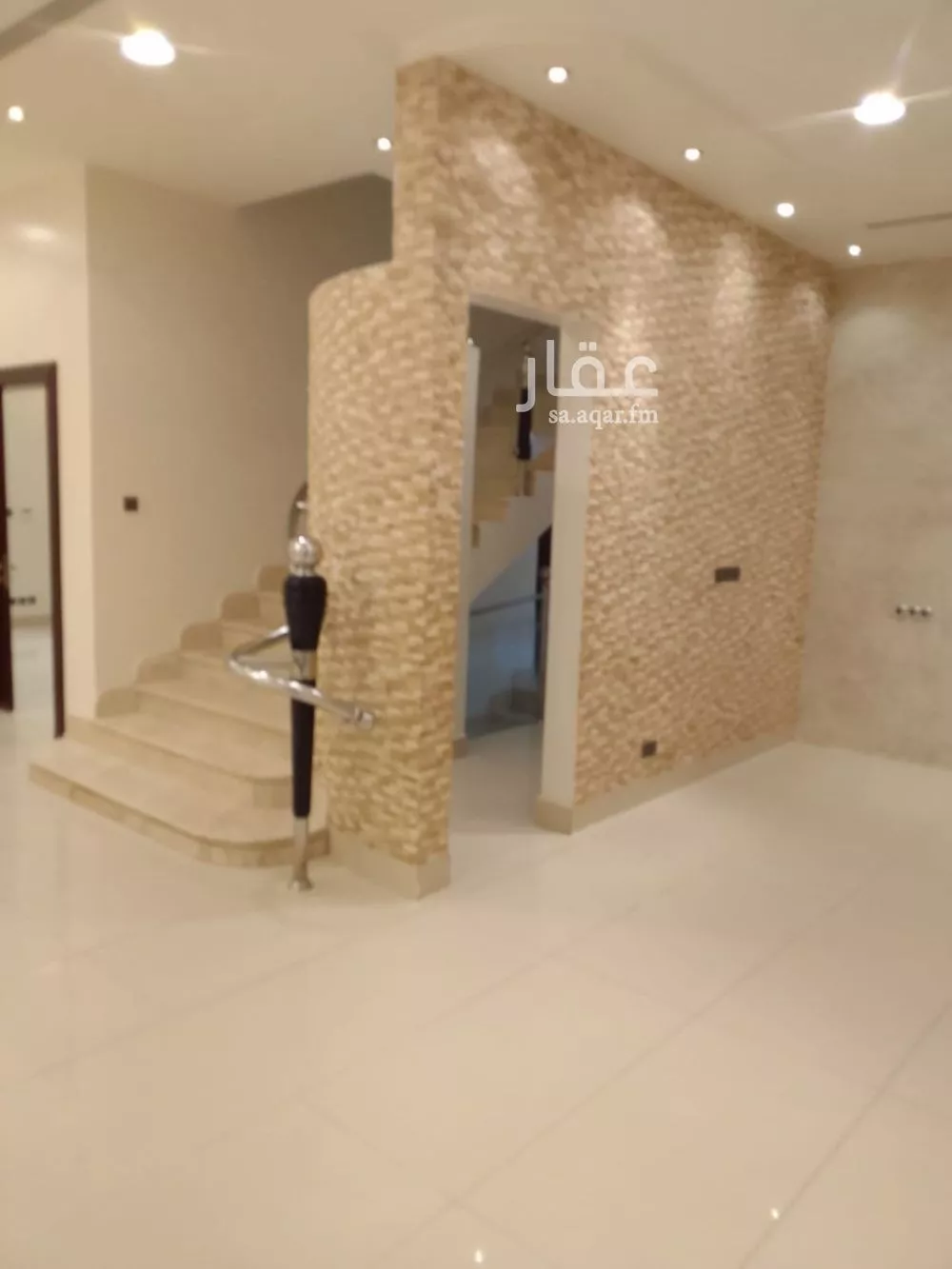 فيلا 4 غرف في النخيل 11