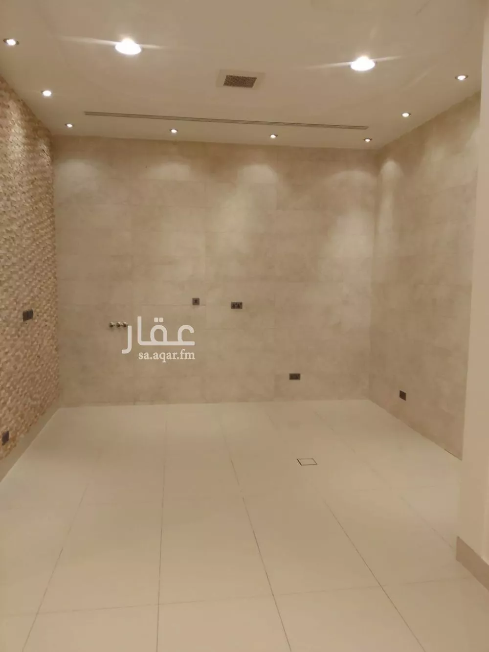 فيلا 4 غرف في النخيل 15