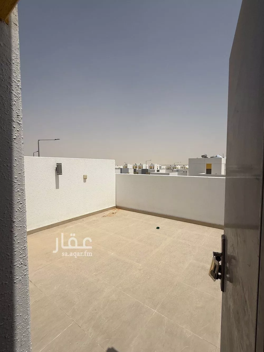 فيلا 4 غرف في العارض 12