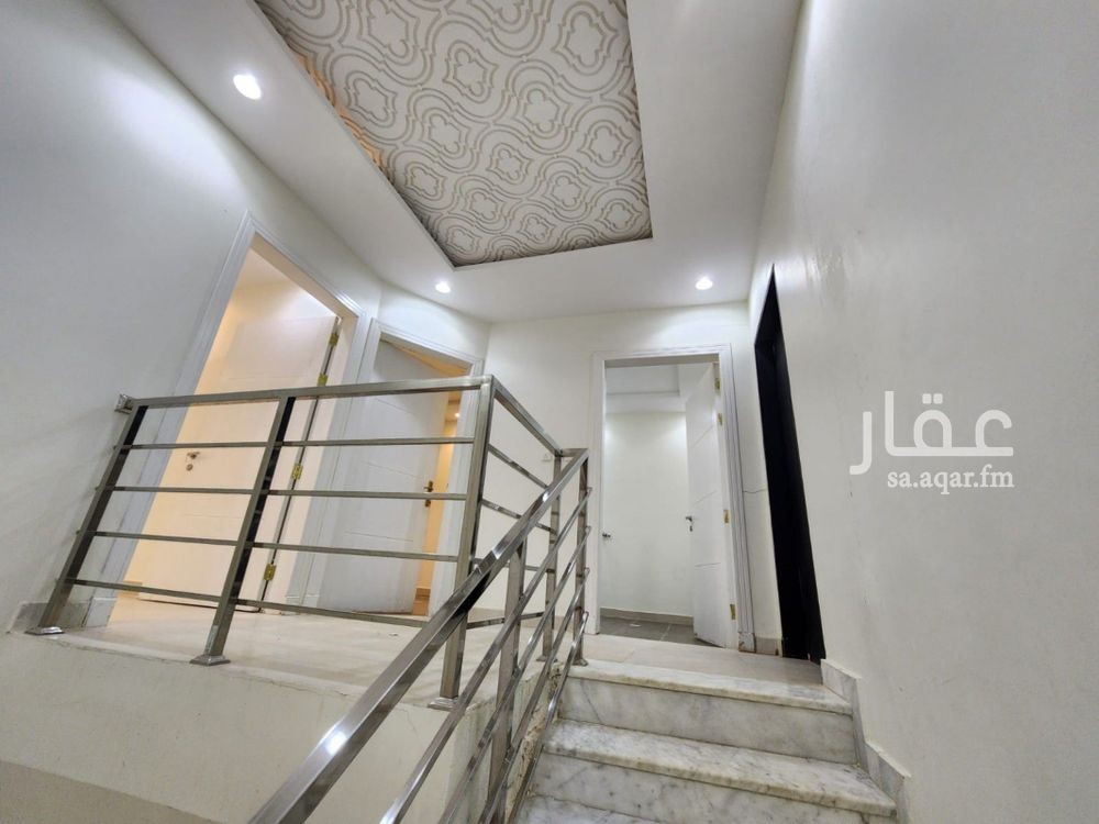 5 bedroom villa in Riyadh 9