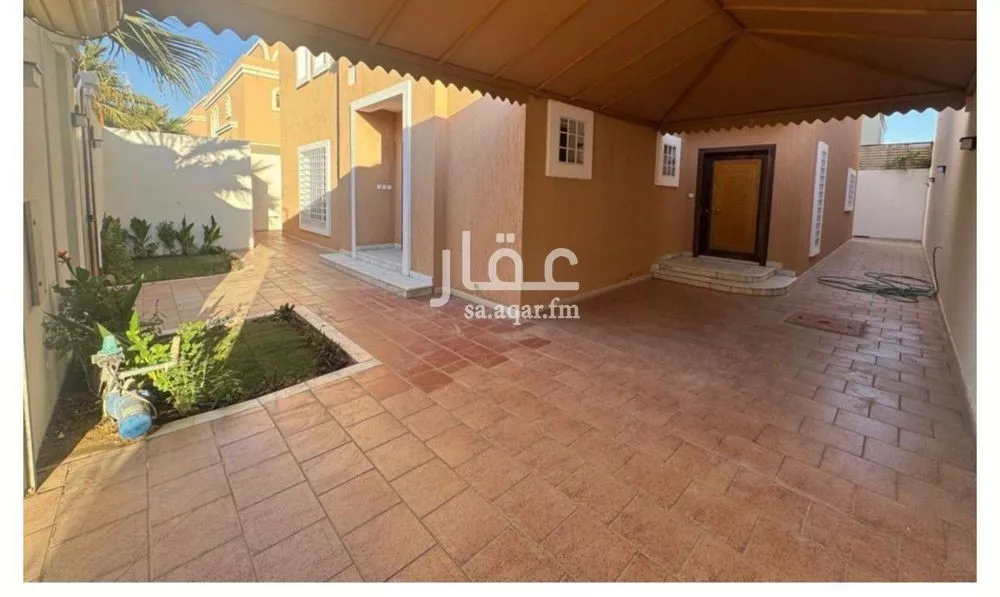 5 bedroom villa in Al Falah 3