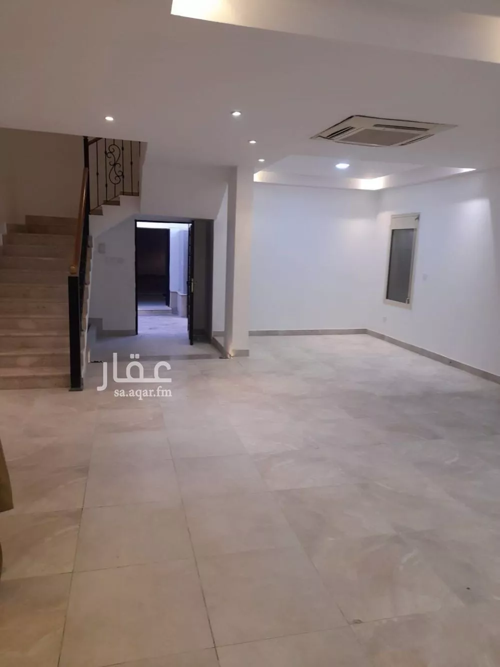 5 bedroom villa in Al Nakheel 9