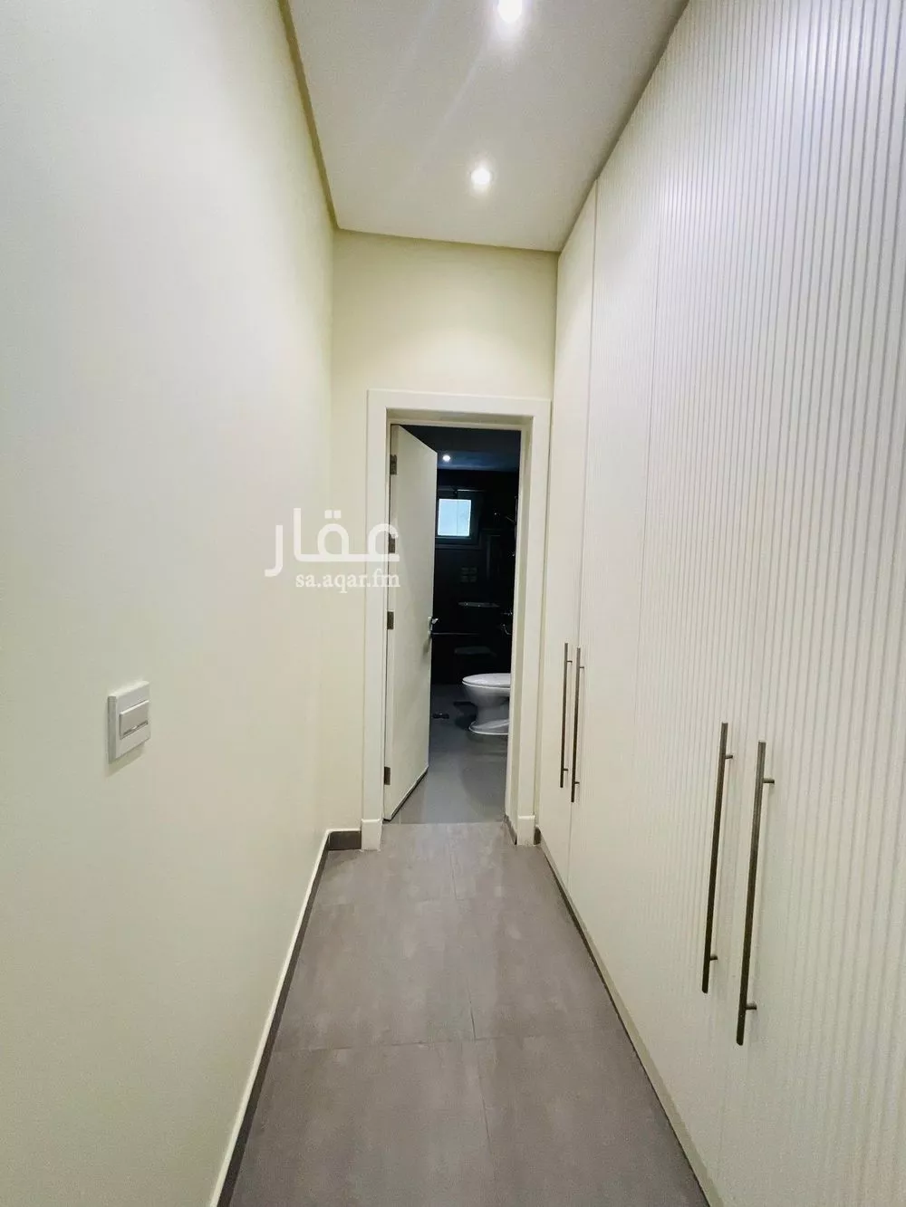 فيلا 5 غرف في العارض 13