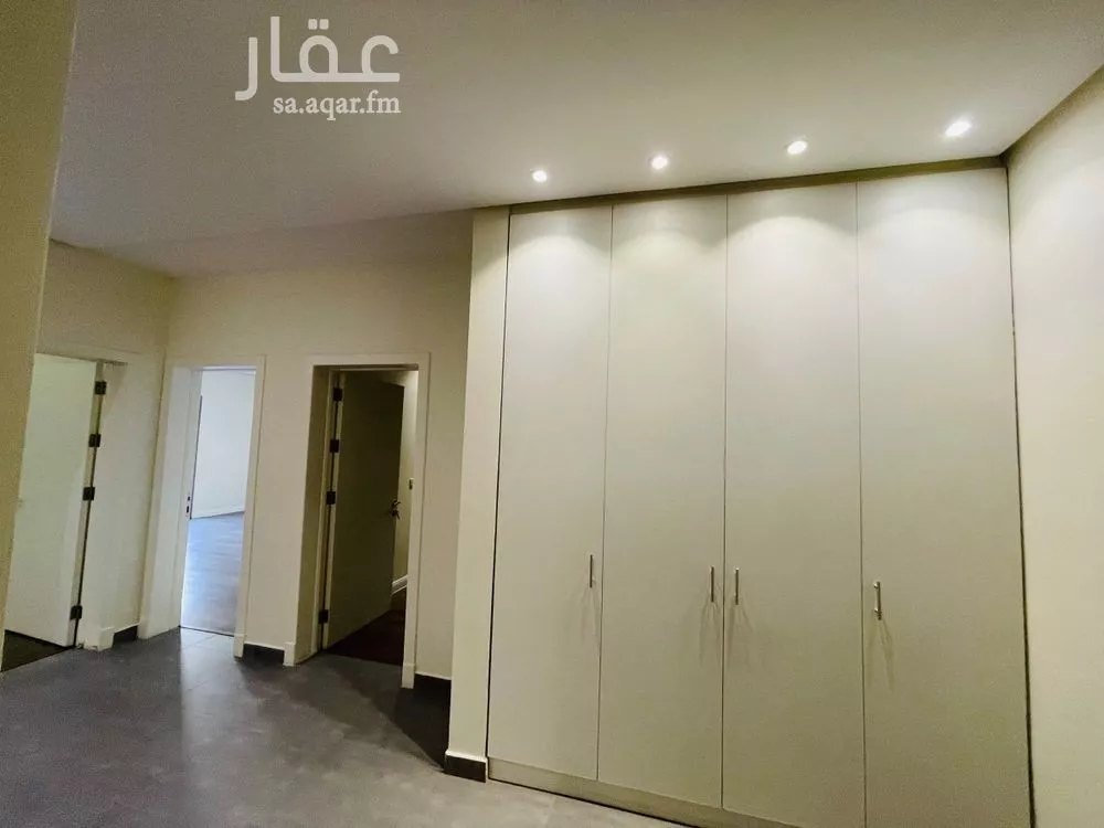 فيلا 5 غرف في العارض 9