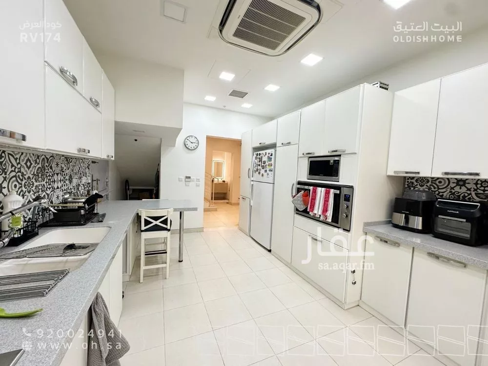 5 bedroom villa in Al Yasmin 30
