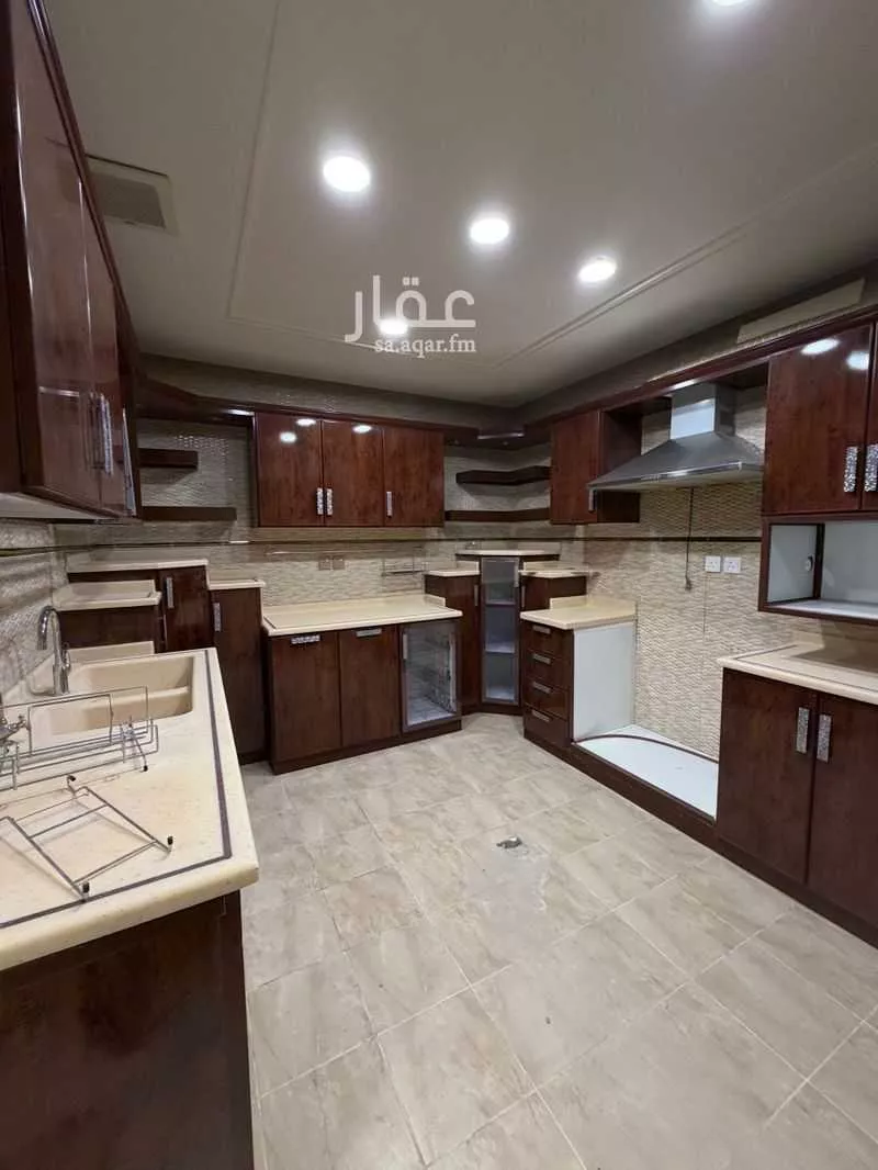 4 bedroom villa in Hittin 16