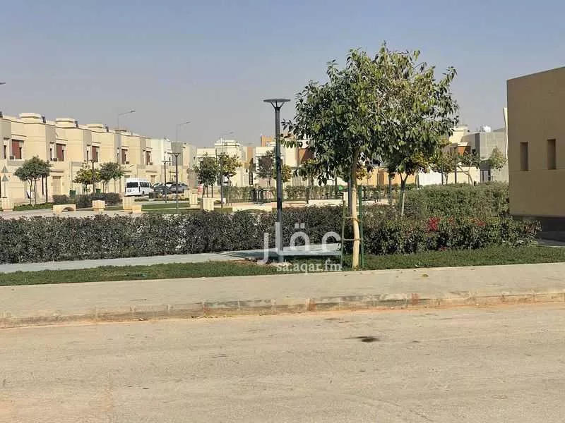 فيلا 4 غرف في الجنادرية 3