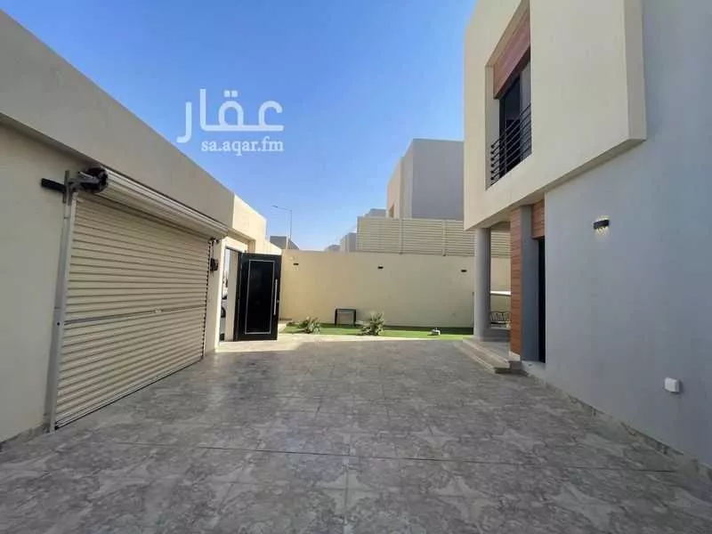 فيلا 4 غرف في الجنادرية 5
