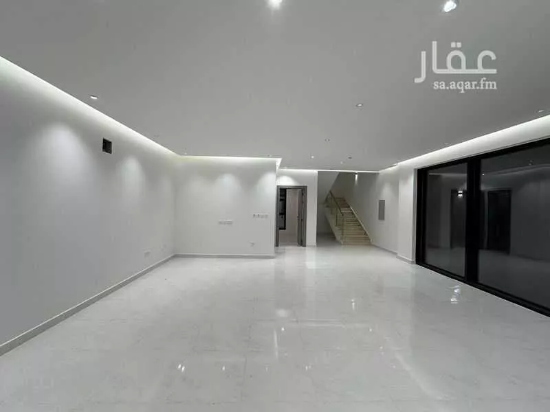 فيلا 5 غرف في الجنادرية 9