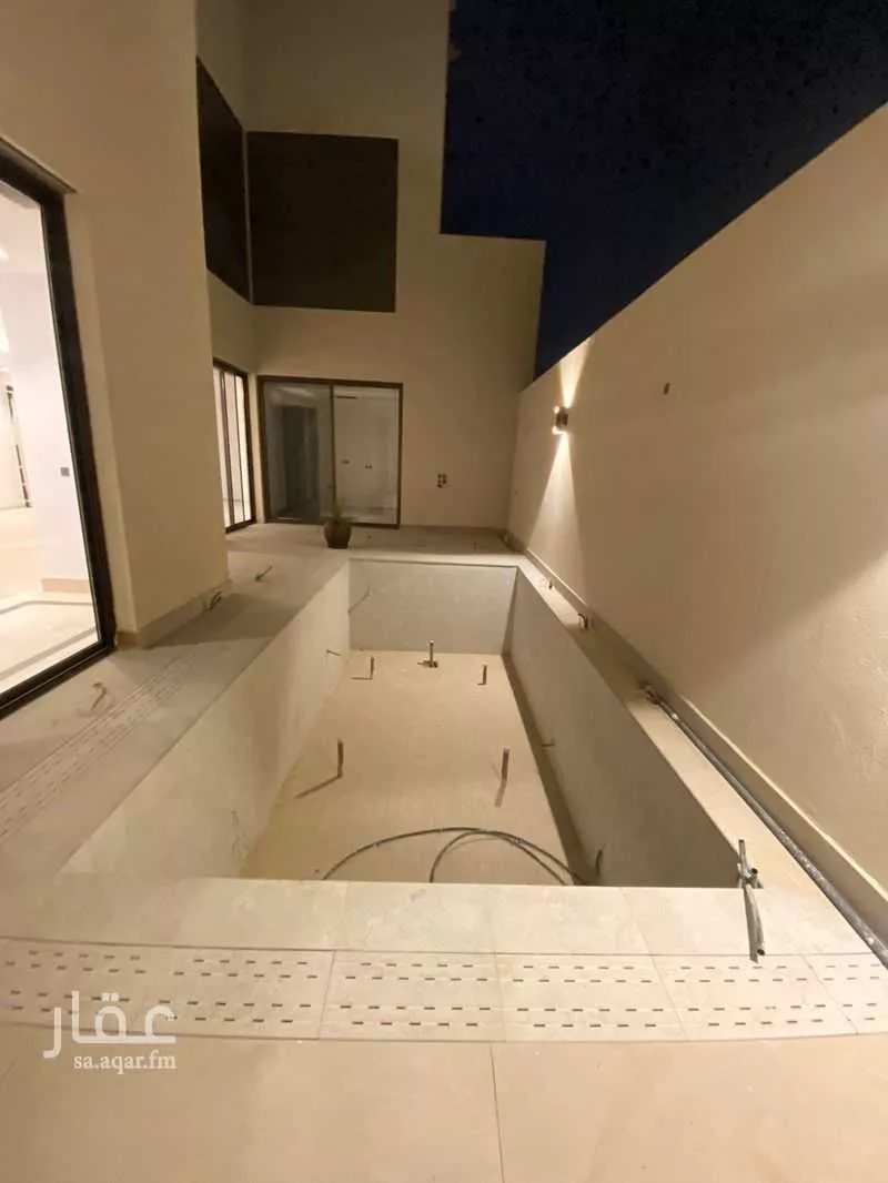فيلا 4 غرف في عرقة 3