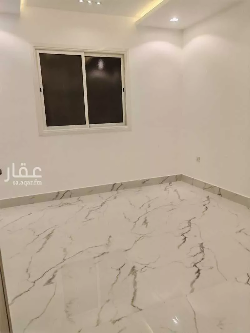 فيلا 5 غرف في العارض 12