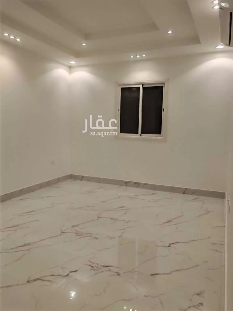 فيلا 5 غرف في العارض 10
