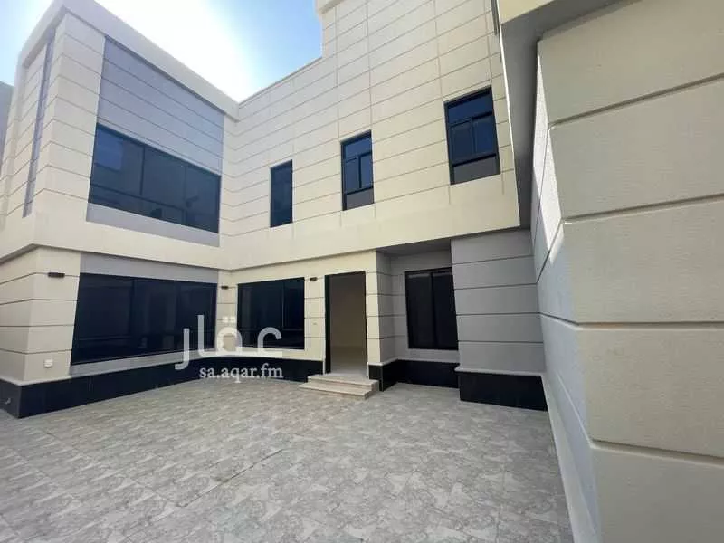 7 bedroom villa in Al Janadriyah 4