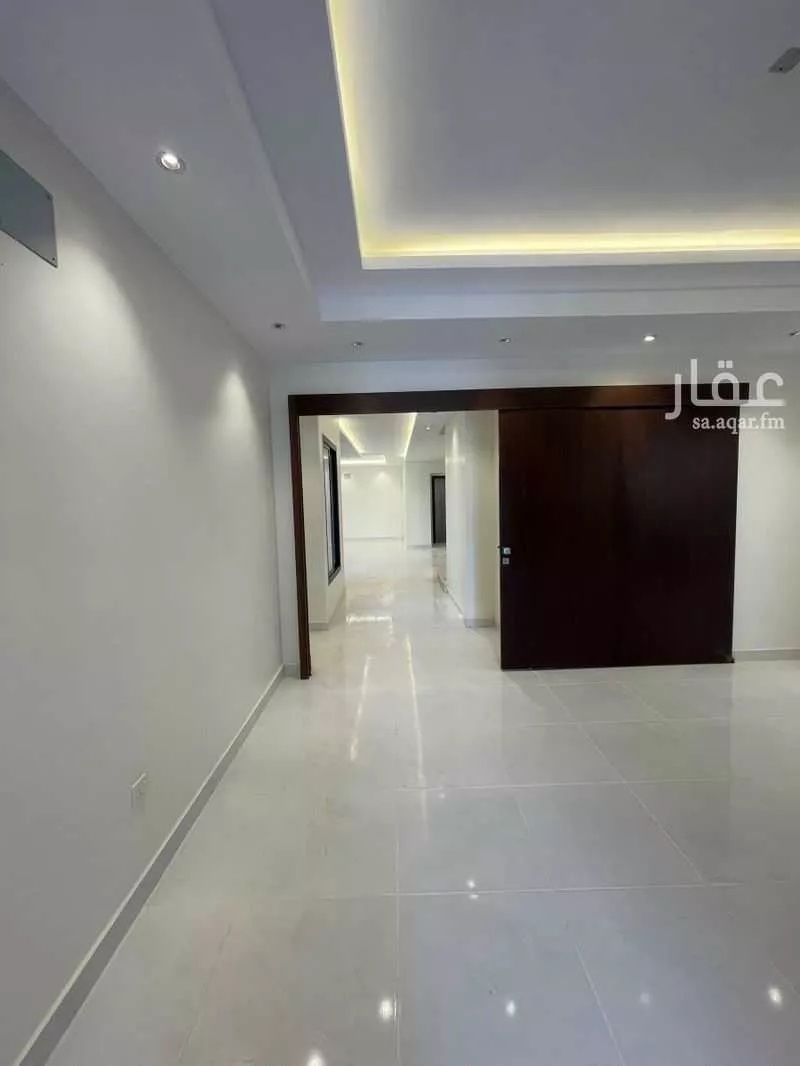7 bedroom villa in Al Janadriyah 9
