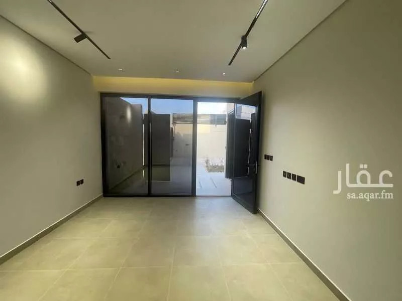 فيلا 5 غرف في الجنادرية 6