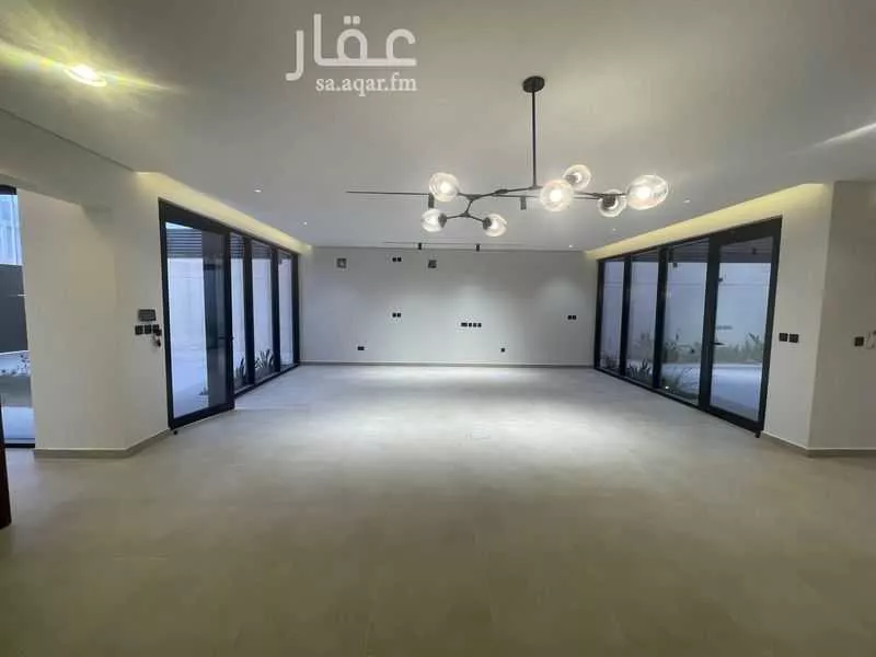 فيلا 5 غرف في الجنادرية 9