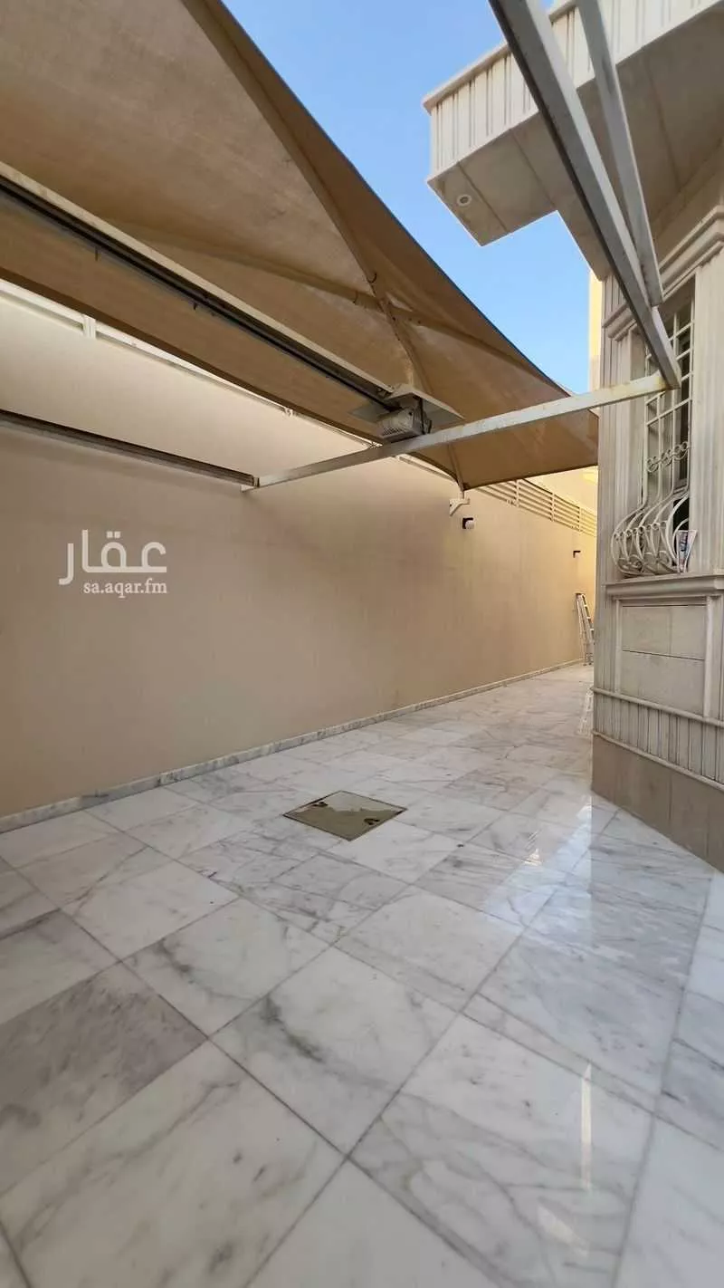 8 bedroom villa in Granada 3