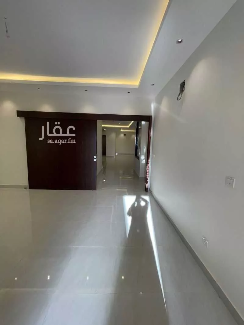 فيلا 4 غرف في الجنادرية 11