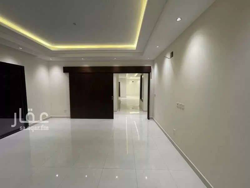 7 bedroom villa in Al Janadriyah 9