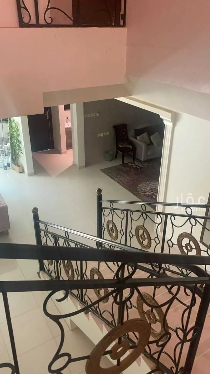 13 bedroom villa in Irqah 4