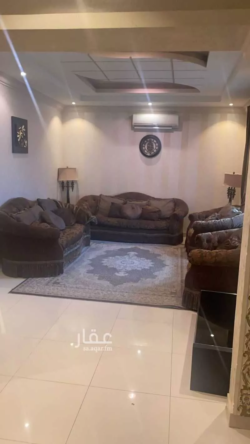 13 bedroom villa in Irqah 8