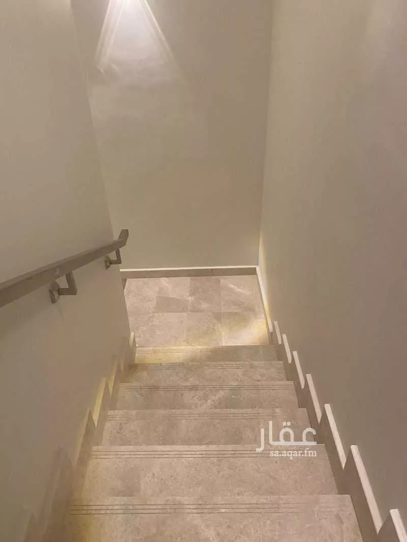 فيلا 7 غرف في الجنادرية 11