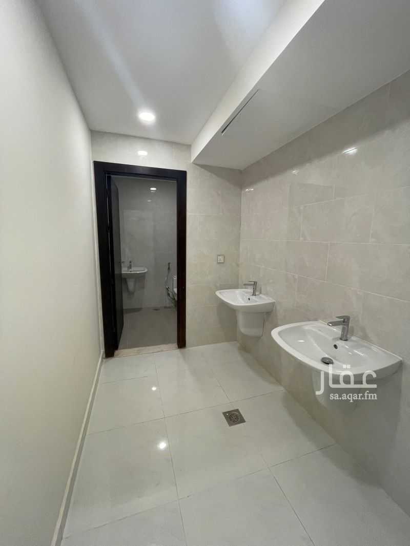 4 bedroom villa in Al Janadriyah, Riyadh 10