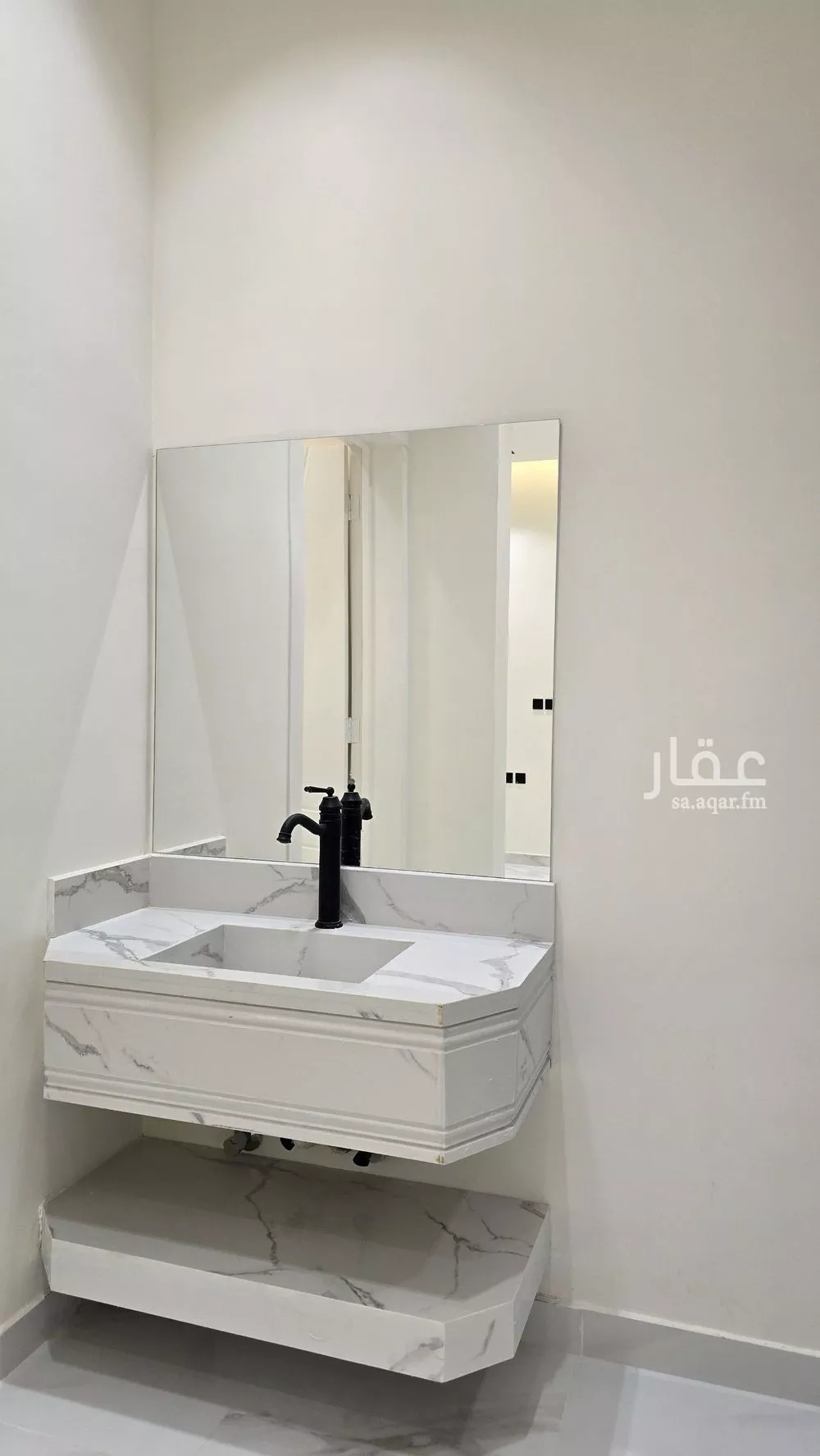 شقة 4 غرف في الزهرة 6
