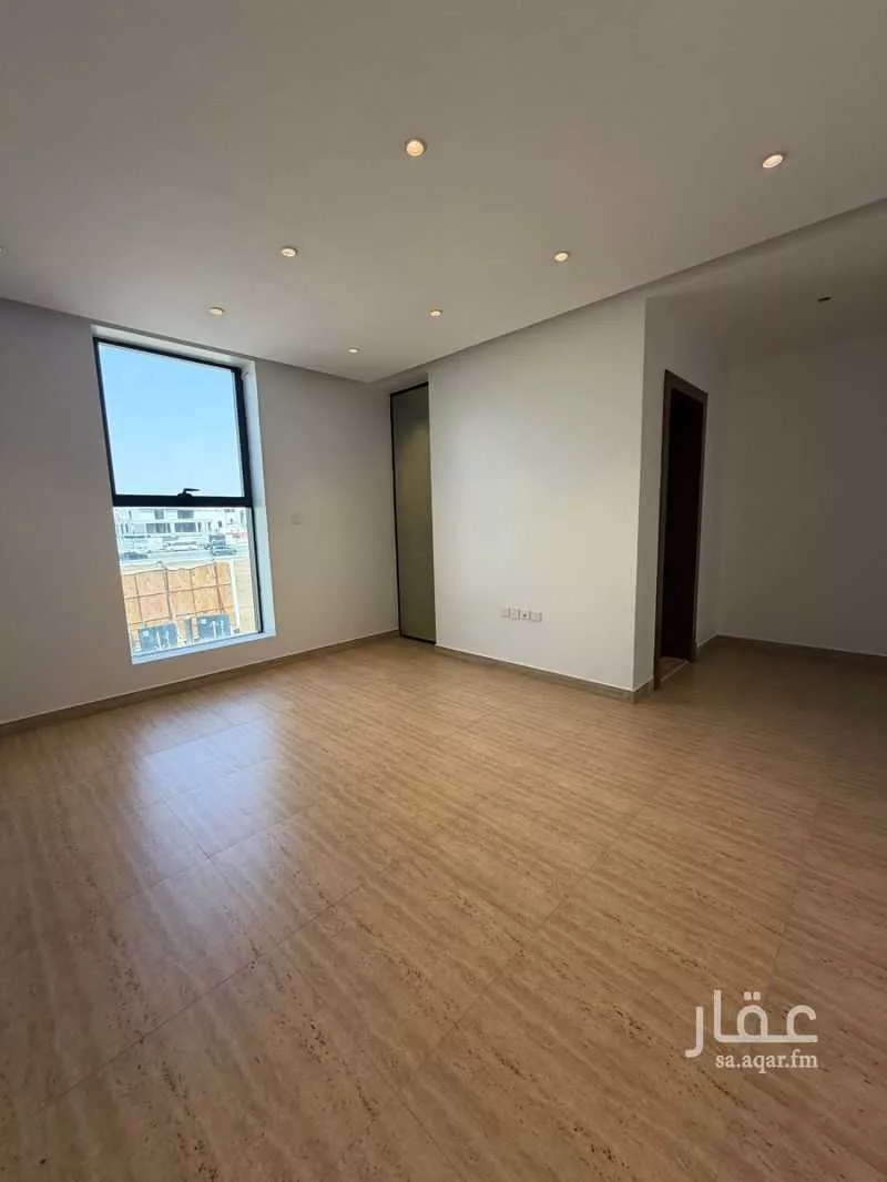 فيلا 4 غرف في العارض 10