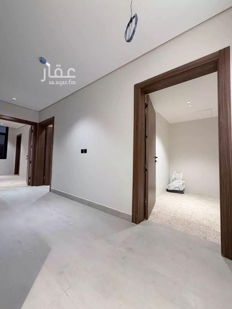 فيلا 5 غرف في العارض 11