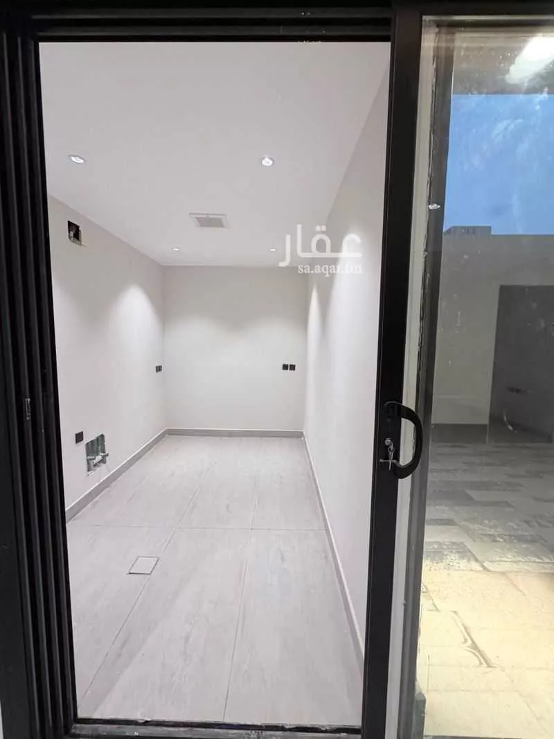 فيلا 5 غرف في العارض 14