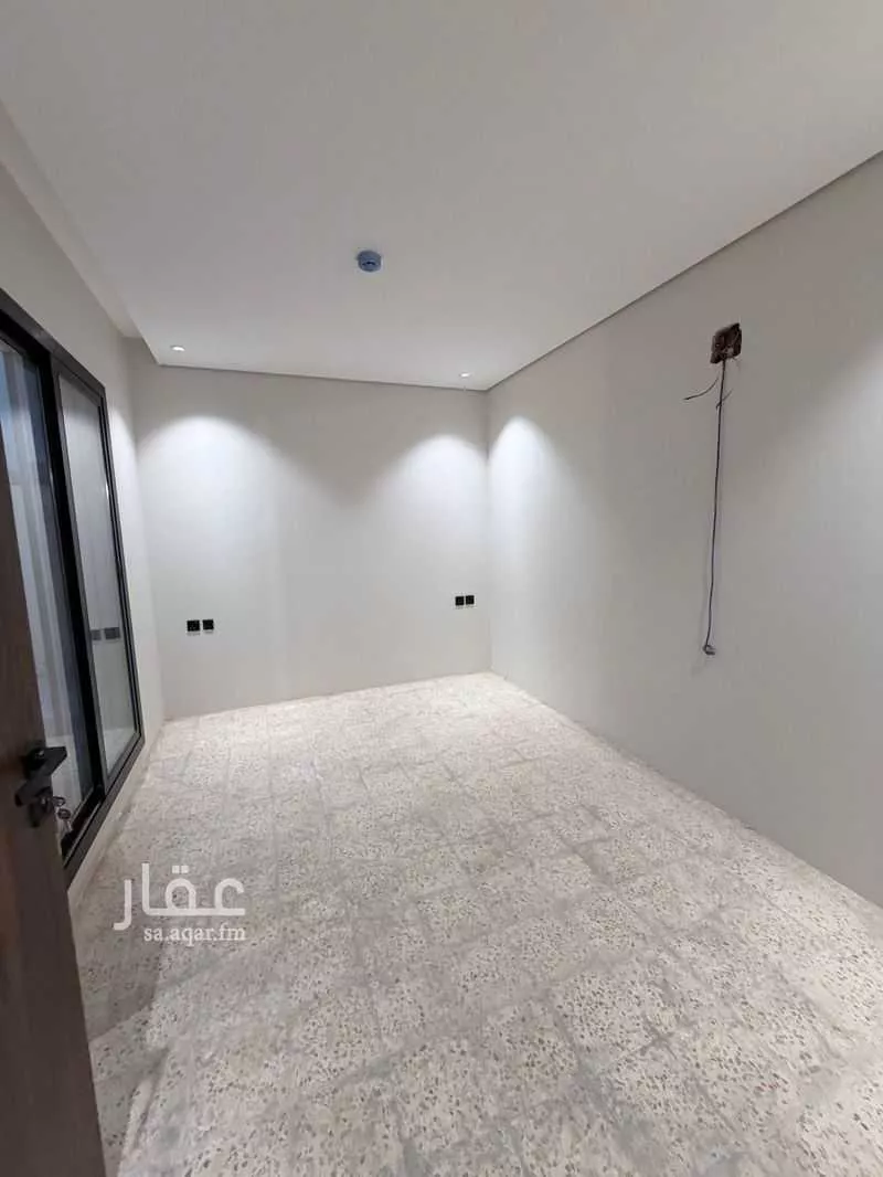 فيلا 5 غرف في العارض 19