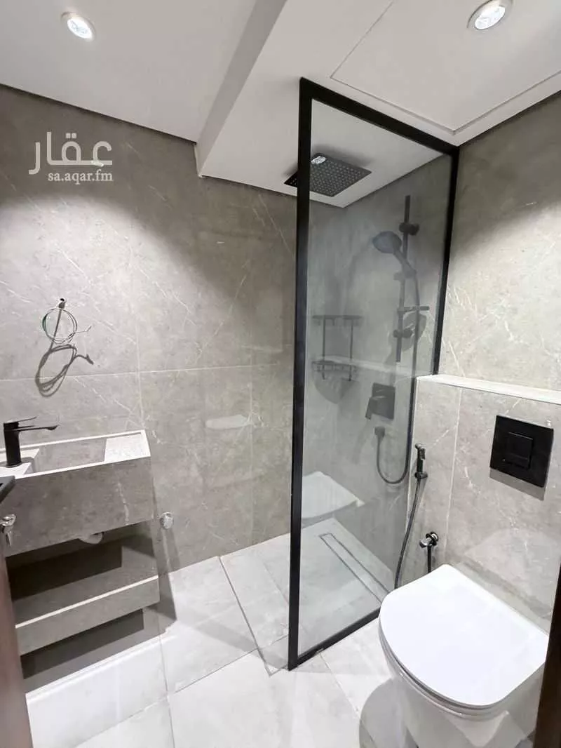 فيلا 5 غرف في العارض 20