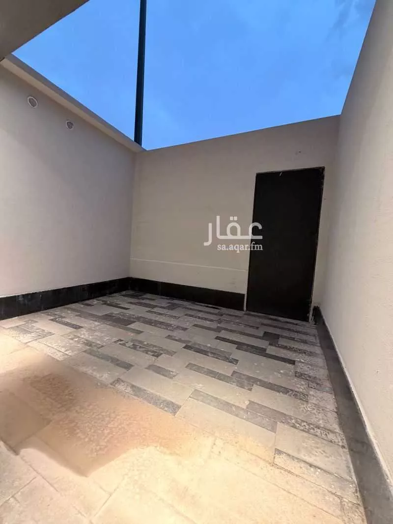 فيلا 5 غرف في العارض 9