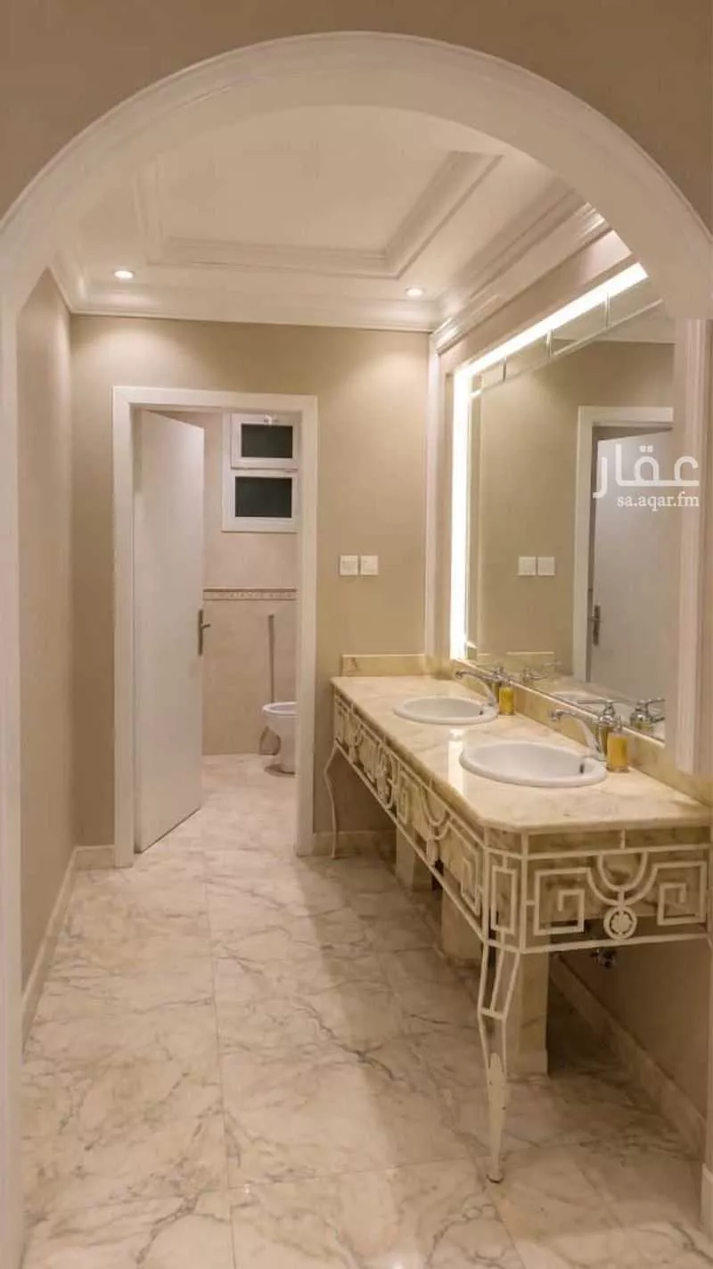 5 bedroom villa in Ishbiliyah 3