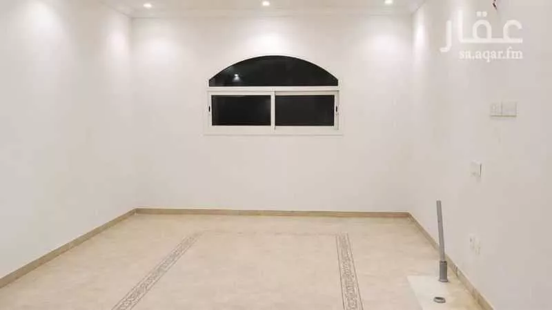 5 bedroom villa in Ishbiliyah 10