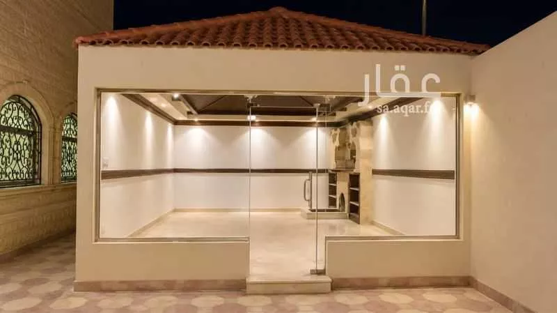 5 bedroom villa in Ishbiliyah 7