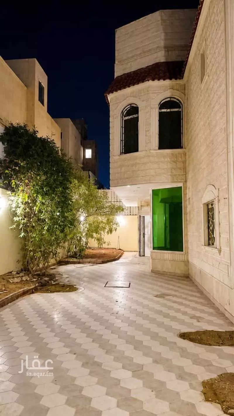 5 bedroom villa in Ishbiliyah 5