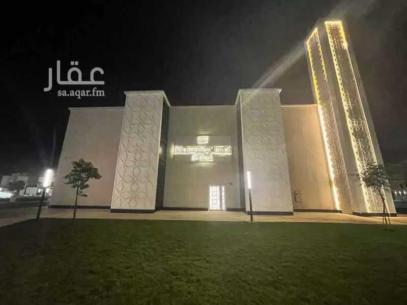 8 bedroom villa in Al Janadriyah 4
