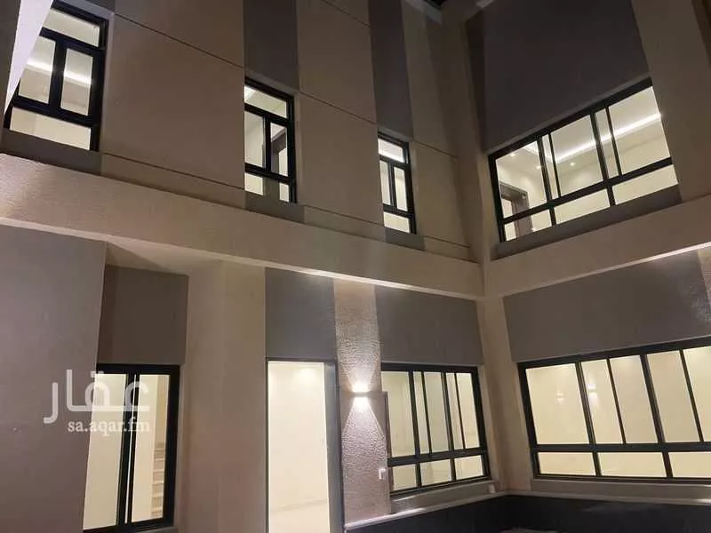 7 bedroom villa in Al Janadriyah 5