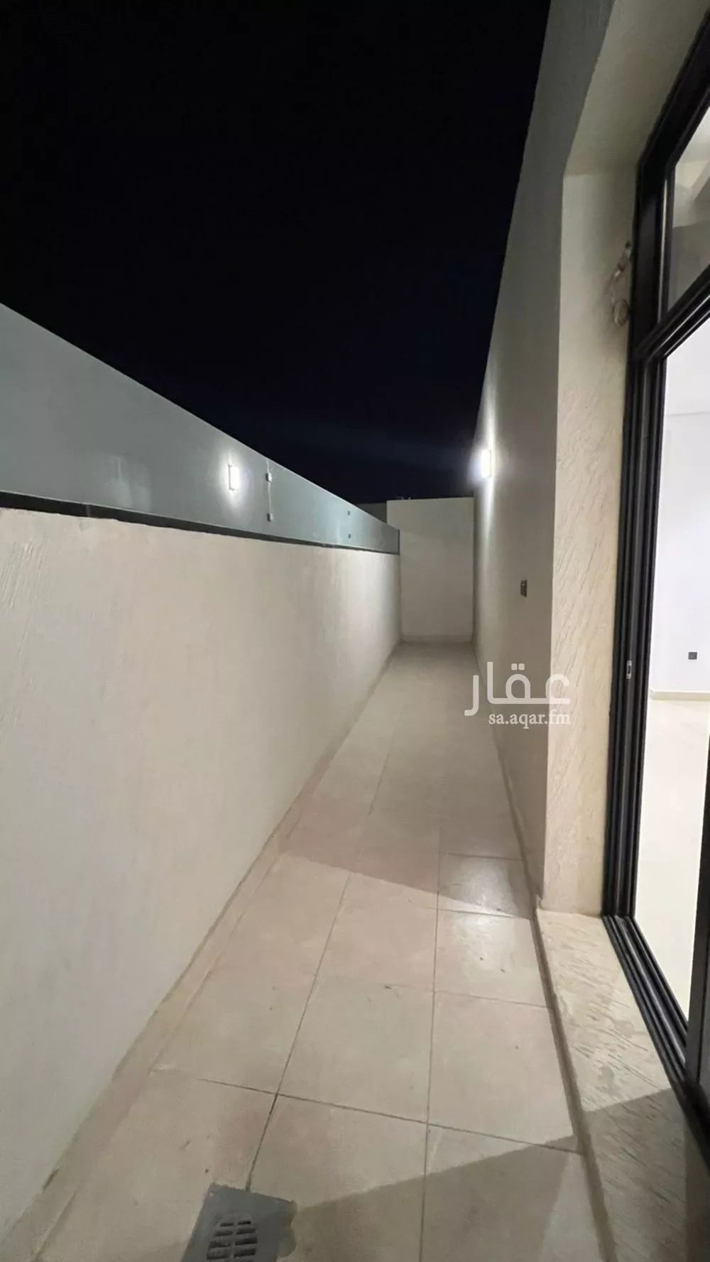 فيلا 4 غرف في العارض 8