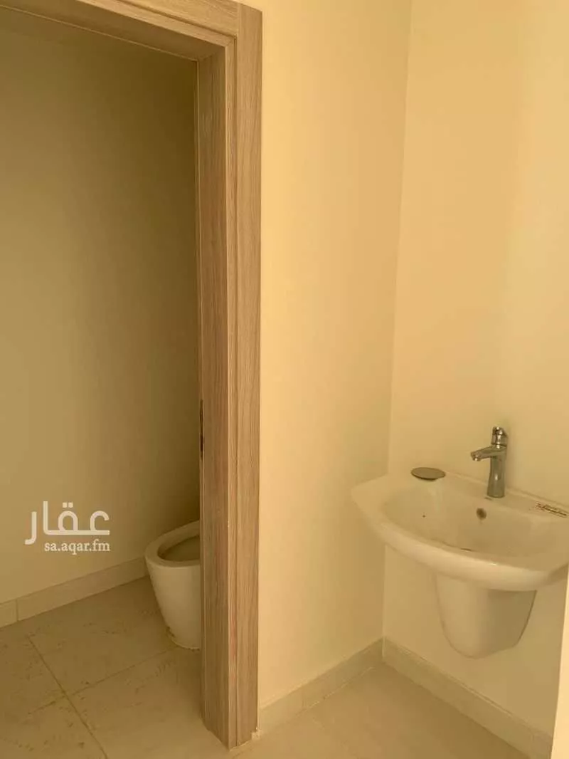 فيلا 5 غرف في العارض 6
