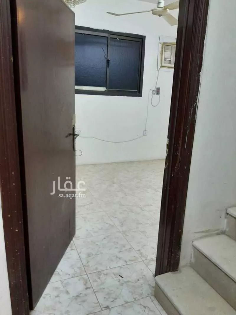 فيلا 7 غرف في العقيق 3
