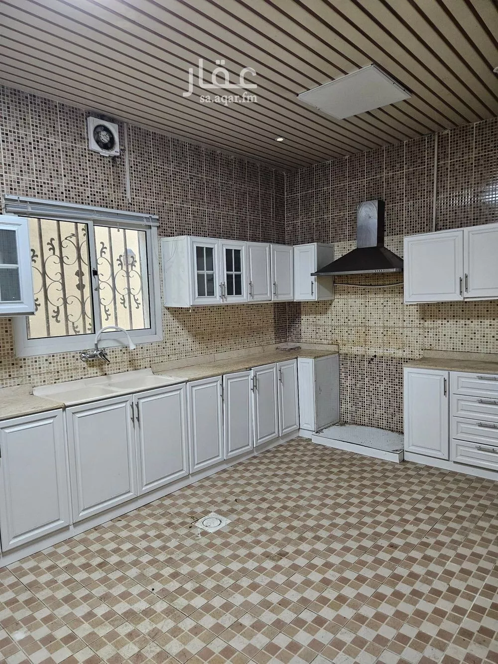 5 bedroom villa in Qurtubah 12