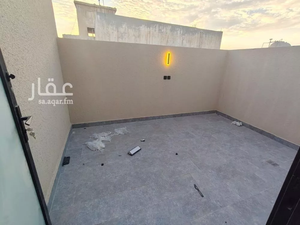 4 bedroom apartment in As Suwaidi 9