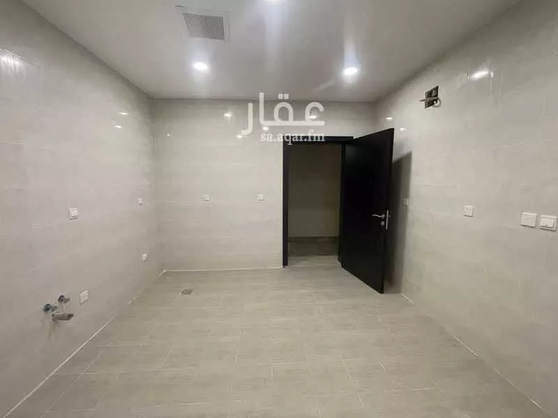3 bedroom villa in Al Janadriyah 13